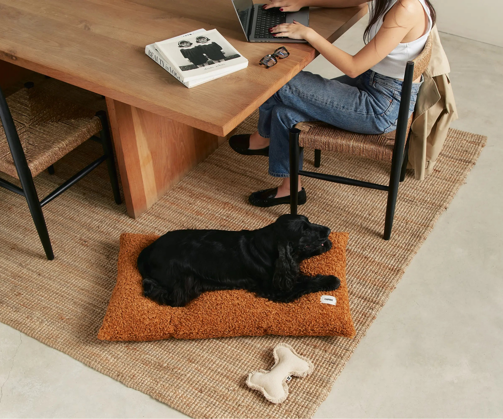 PETS LIVING
